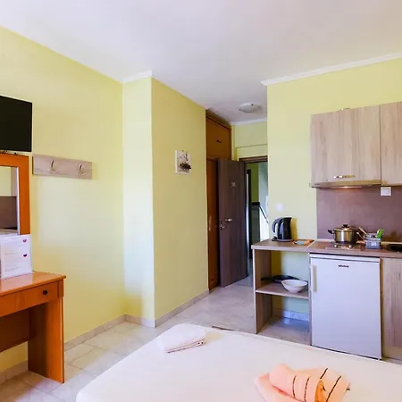 Dionisos Apartment *