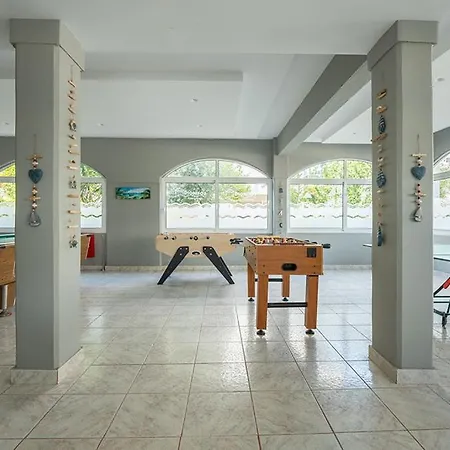 Dionisos Apartment *