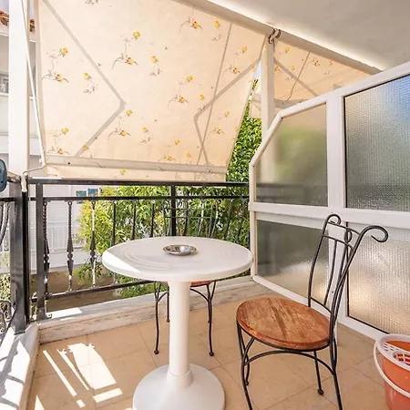 Dionisos Apartment