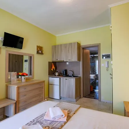 Dionisos باراليا ديونيسيو